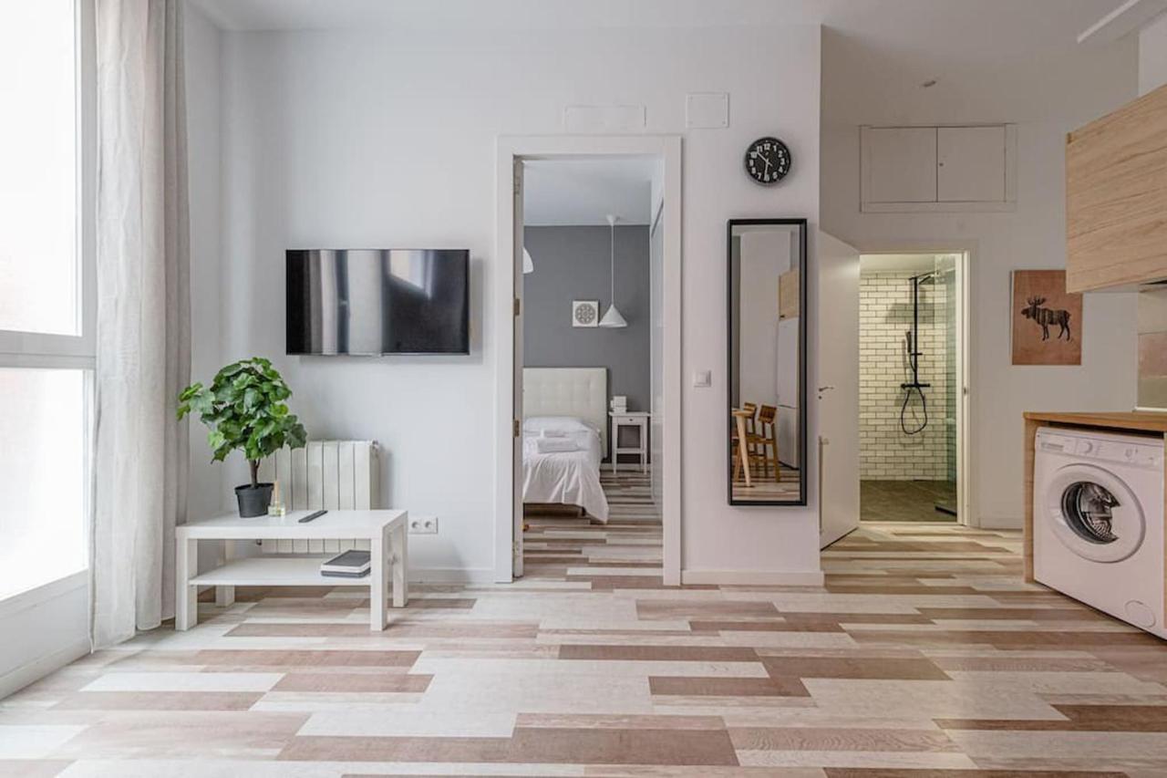 Lovely 2-Bed Flat In Tetuan By Sharingco. มาดริด ภายนอก รูปภาพ
